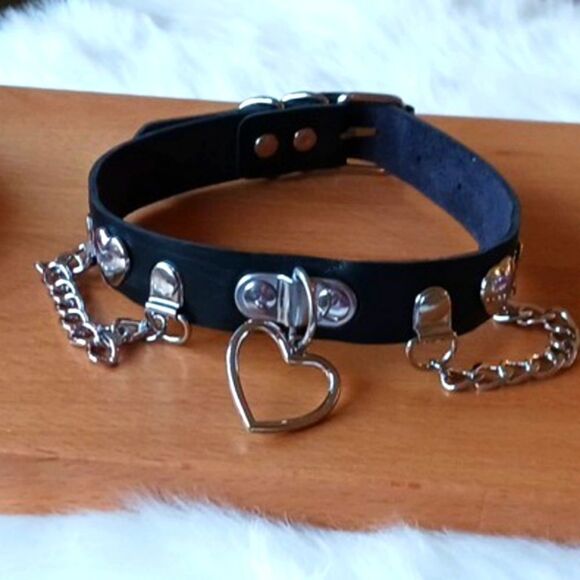 PURPLE, PINK or BLACK Heart Pendant Choker Necklace - Picture 8 of 12